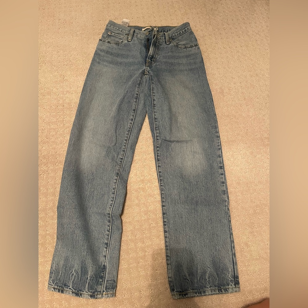 Levi's Women's Straight Jeans in Classic Blue